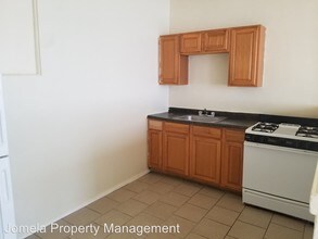 1206 W Lincoln Ave in Milwaukee, WI - Building Photo - Building Photo