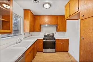 Mariposa Townhomes in Altadena, CA - Building Photo - Building Photo