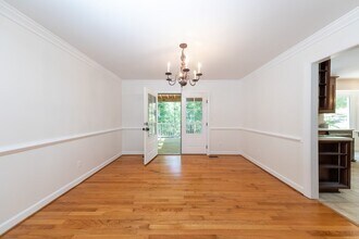 308 The Maine W in Williamsburg, VA - Building Photo - Building Photo