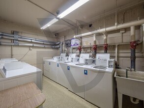 665 W Wrightwood Ave, Unit #660-411 in Chicago, IL - Building Photo - Building Photo