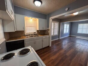 1921 27th St in Lubbock, TX - Building Photo - Building Photo