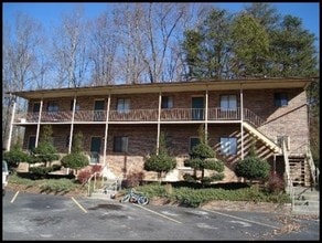 721 W Casey Dr in Sevierville, TN - Foto de edificio - Building Photo