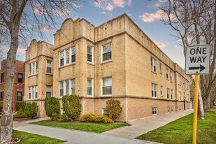 2452 W Ardmore Ave, Unit 1 in Chicago, IL - Building Photo