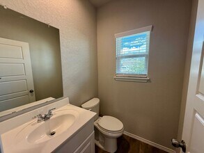 3015 Laguna Clfs in Converse, TX - Building Photo - Building Photo
