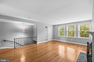 817 E St SE in Washington, DC - Building Photo - Building Photo