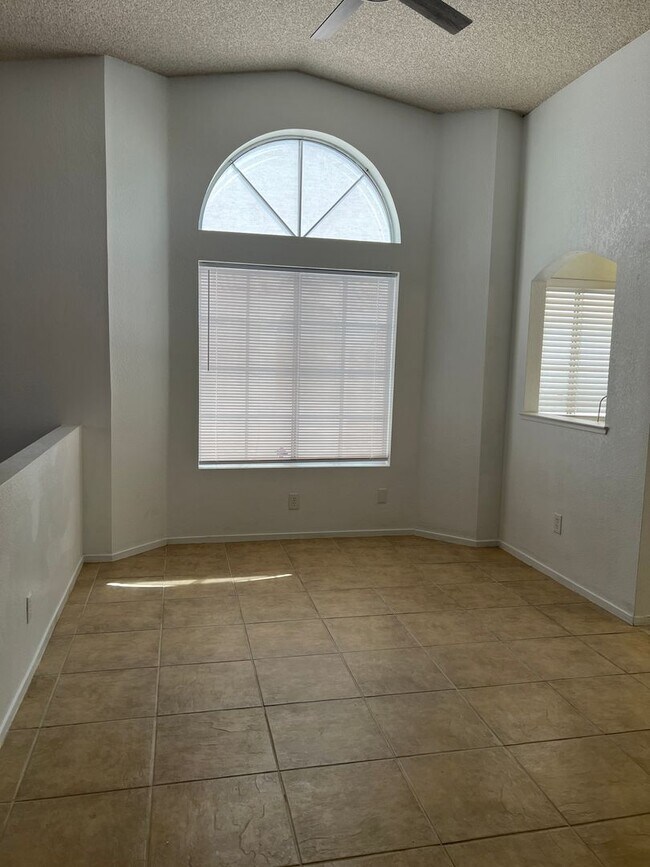 1402 Lasso Ct in Henderson, NV - Building Photo - Building Photo
