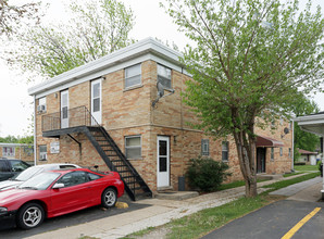 536 S Michigan Ct in Addison, IL - Building Photo - Building Photo