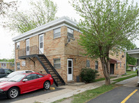 536 S Michigan Ct in Addison, IL - Foto de edificio - Building Photo