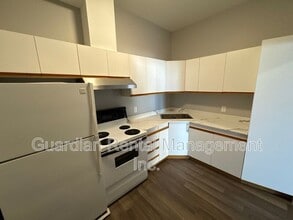 209 Simpson St in Thunder Bay, ON - Building Photo - Building Photo