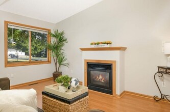 464 Roundhouse St in Shakopee, MN - Foto de edificio - Building Photo