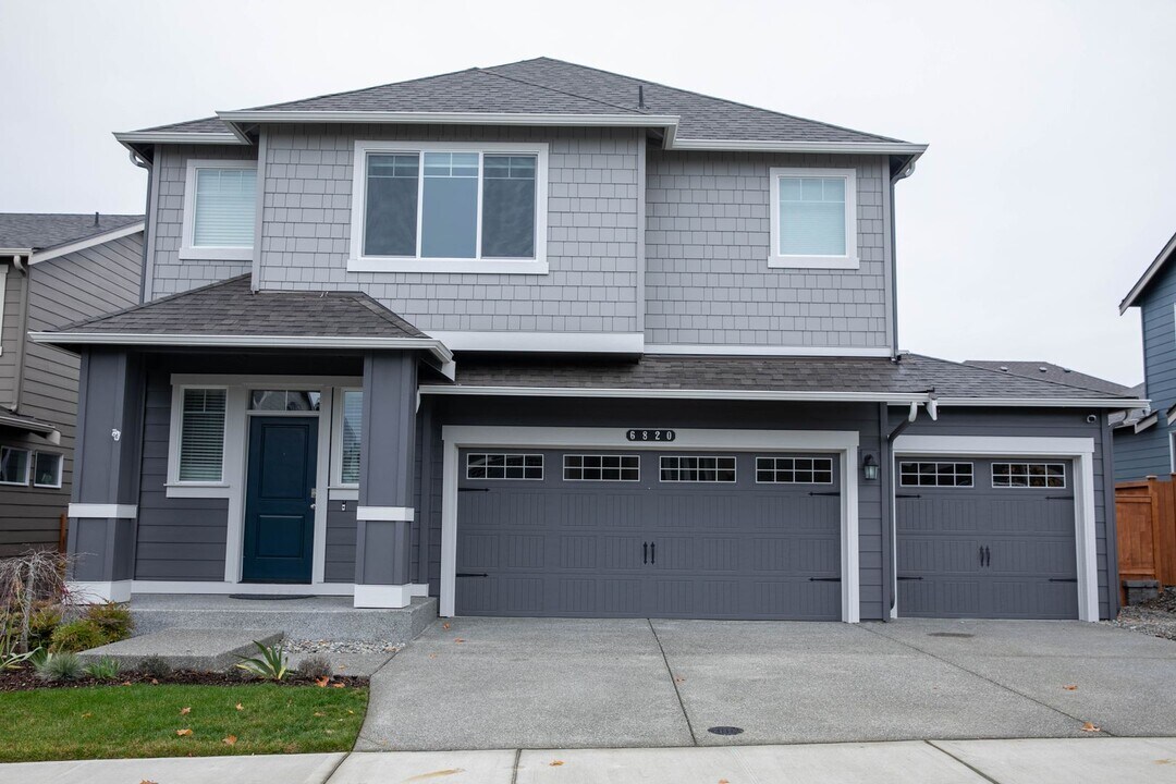 6820 Oleander Ave NE in Lacey, WA - Building Photo