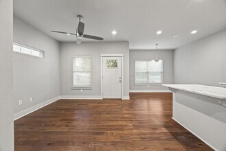 2063 S Florida Way in Fayetteville, AR - Building Photo - Building Photo