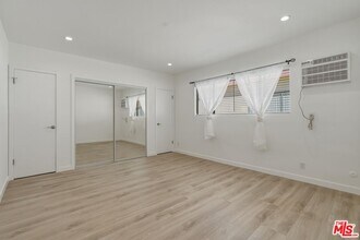 1827 N Van Ness Ave in Los Angeles, CA - Building Photo - Building Photo