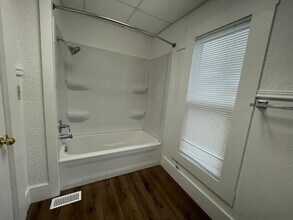 1110 Fremont St in Marshalltown, IA - Building Photo - Building Photo