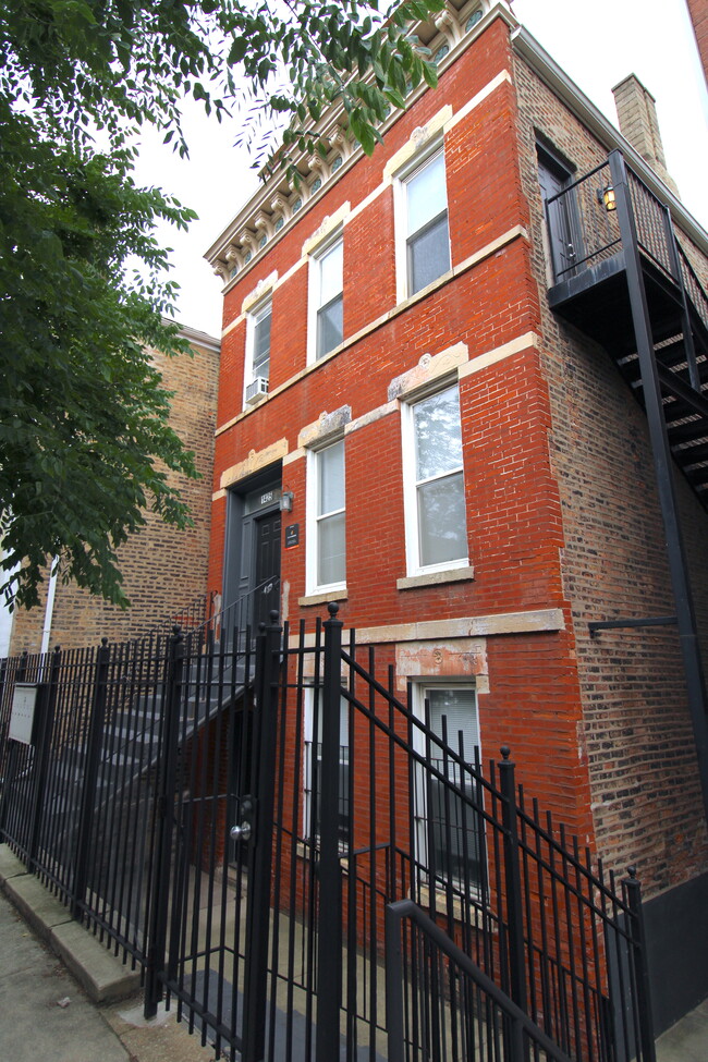 property at 1425 W Cullerton St