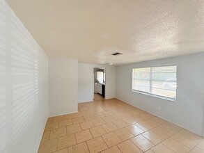 1215-1217 59th Ave E in Bradenton, FL - Building Photo - Building Photo