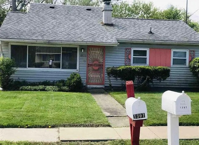 1302 E Downey Ave in Flint, MI - Building Photo - Building Photo