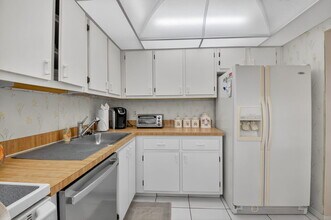 7979 Eastlake Dr in Boca Raton, FL - Building Photo - Building Photo