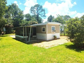 1419 San Juline Cir in St. Augustine, FL - Building Photo