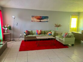 6627 Villarreal Dr in Missouri City, TX - Building Photo