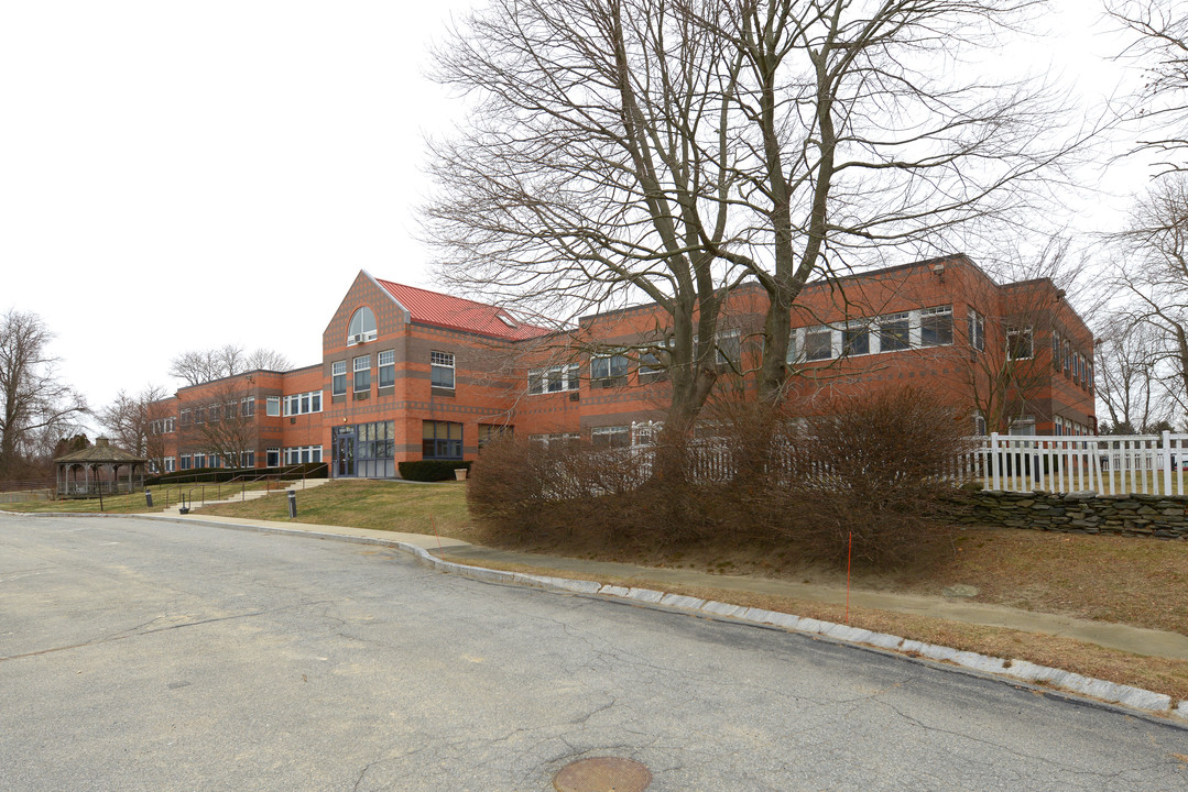 West House in Middletown, RI - Building Photo