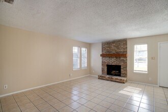 708-710 N Cooper St in Arlington, TX - Building Photo - Building Photo