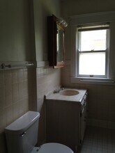 1419 S Lowell Ave, Unit Upstairs in Springfield, IL - Building Photo - Building Photo