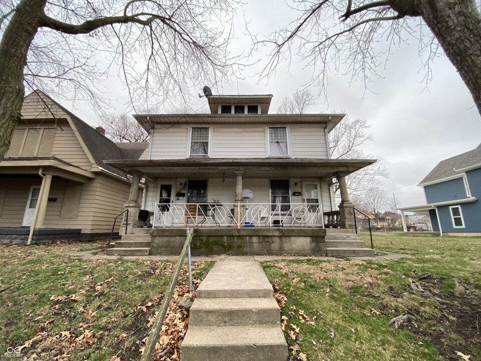 212 N Oakland Ave in Indianapolis, IN - Building Photo