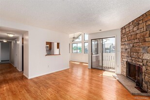 4341 S Andes Way, Unit 204 in Aurora, CO - Building Photo