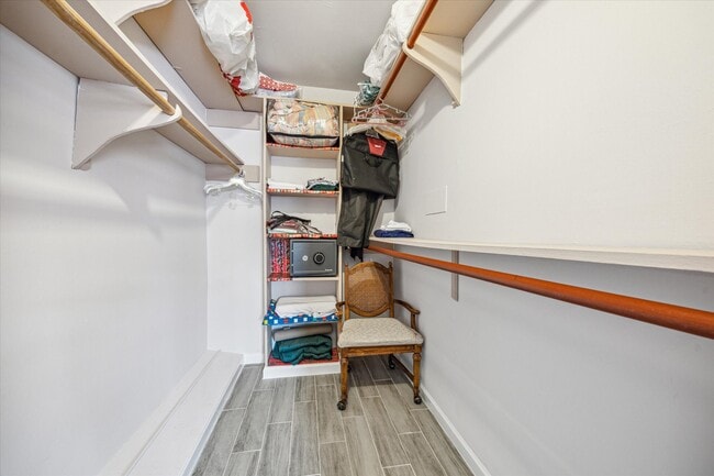 property at 2824 Briarhurst Dr