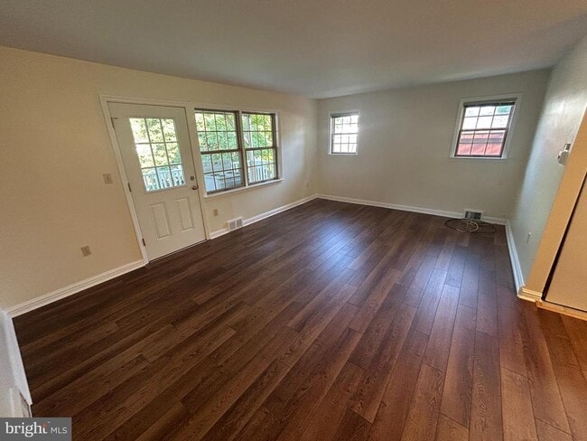 214 Grayling Ave in Narberth, PA - Building Photo - Building Photo