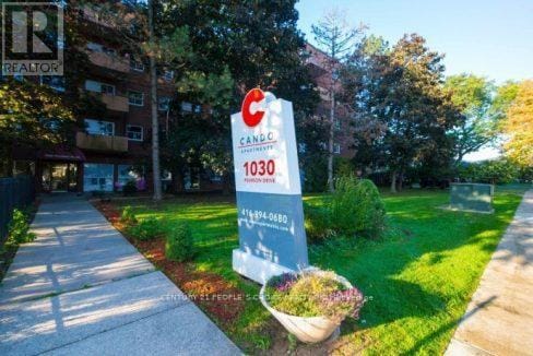 1030-1030 Pearson Dr