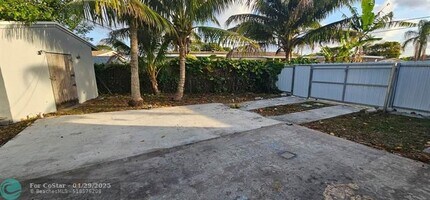 870 NW 173rd Terrace in Miami, FL - Building Photo - Building Photo