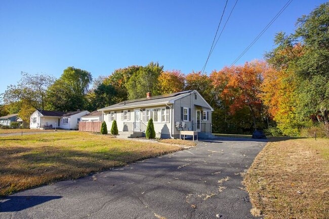 70 Gary Rd in Springfield, MA - Building Photo - Building Photo