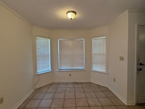 207 Pinoak Ct in Crestview, FL - Building Photo - Building Photo