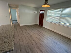 319 Bath St in Tarpon Springs, FL - Building Photo - Building Photo