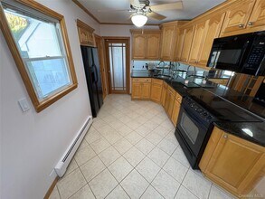 189 Vanderbilt Ave in Brentwood, NY - Building Photo - Building Photo