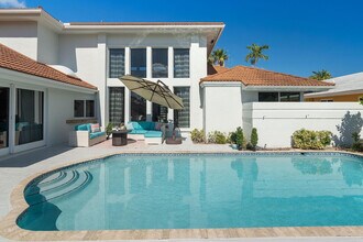 3050 NE 43rd St in Fort Lauderdale, FL - Building Photo - Building Photo