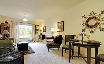 Radcliffe Place Senior Living in Kent, WA - Foto de edificio - Building Photo