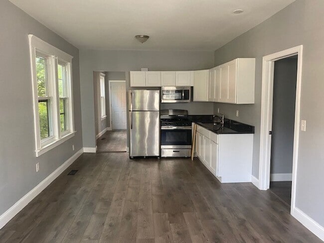 53 Orlando St in West Haven, CT - Building Photo - Building Photo