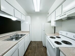 Memorial City Apartments in Houston, TX - Building Photo - Building Photo