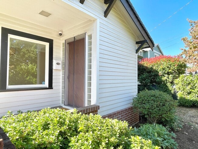 5612 SE Liebe St in Portland, OR - Building Photo - Building Photo