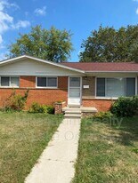 24586 Roxana Ave in Eastpointe, MI - Building Photo