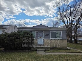 22649 Frisbee St in Detroit, MI - Building Photo