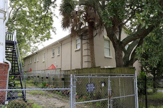 78-80 Drake St in Charleston, SC - Foto de edificio - Building Photo