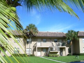 6772 Palmetto Cir S in Boca Raton, FL - Building Photo