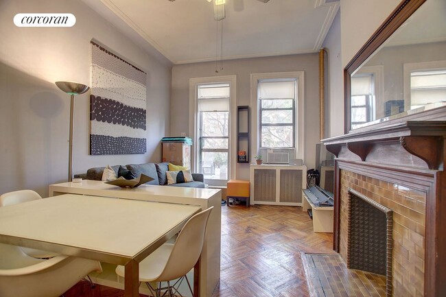 55 W 75th St in New York, NY - Building Photo - Building Photo
