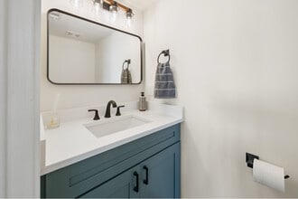 563 6th Ave S in Jacksonville Beach, FL - Building Photo - Building Photo