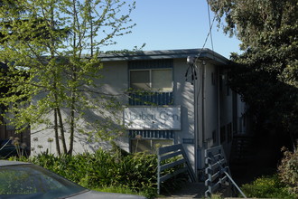 Maubert Glen Apartments in San Lorenzo, CA - Building Photo - Building Photo