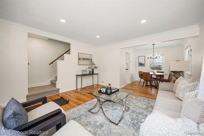 property at 695 Graefield Ct